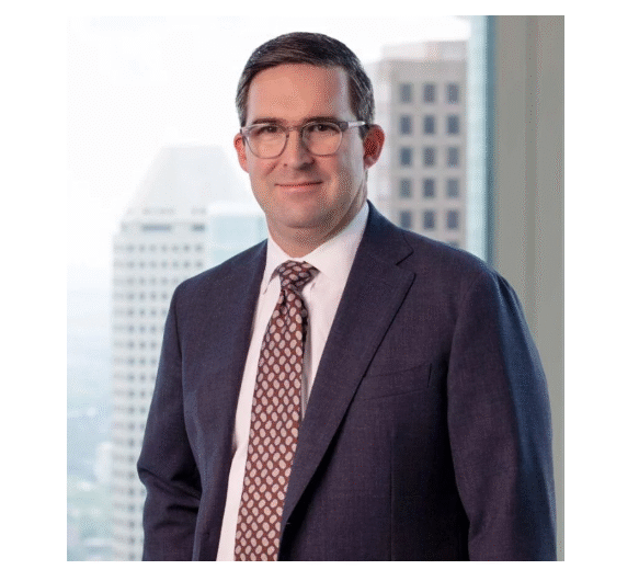 Energy Dealmaker Chris Bennett Joins Vinson & Elkins