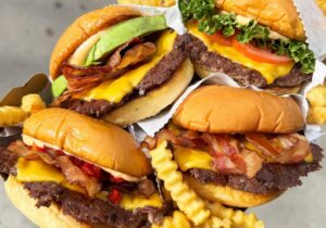 Shake Shack Shares Rise 7% on Revenue, New Stores